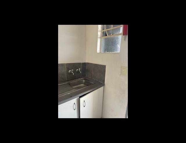 2 BEDROOM PROPERTY TO RENT IN FLEURHOF